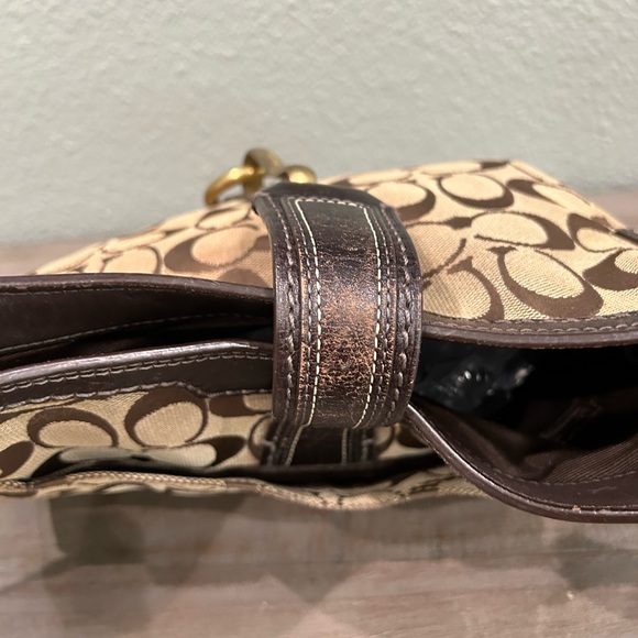Vintage Authentic Signature Coach Shoulder Handbag - Picture 9 of 11